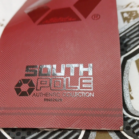 South Pole White and Black Short Sleeve Tee with Graphic Design - Picture 3 of 5